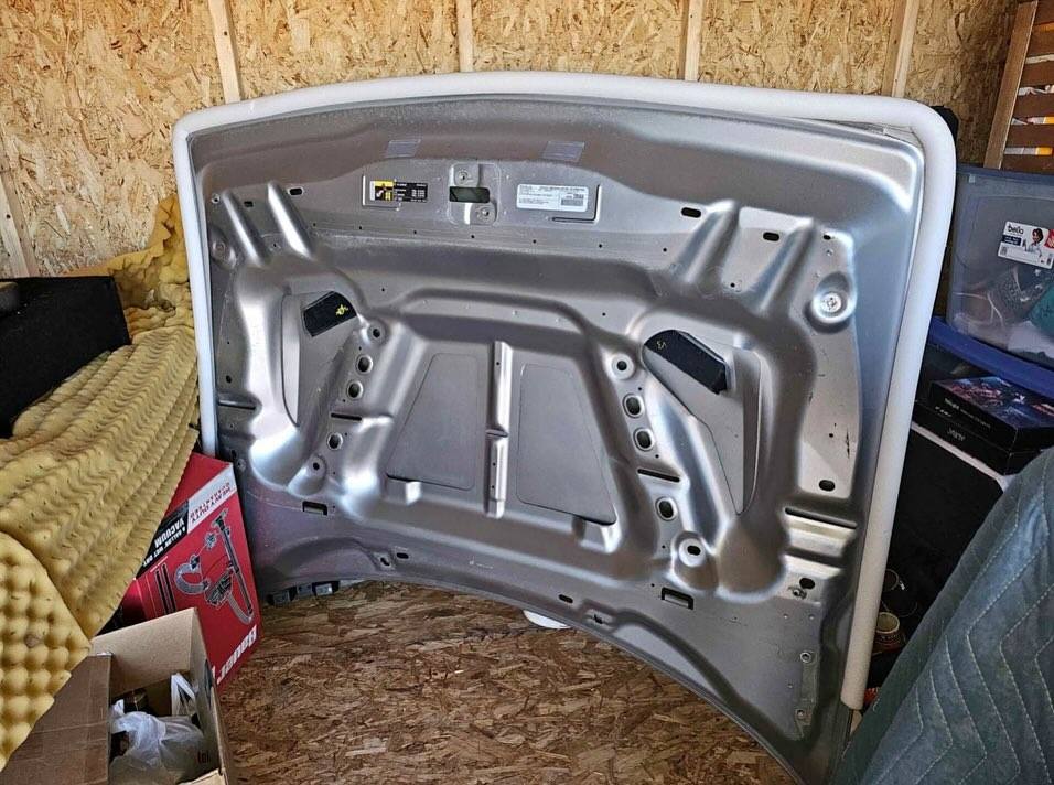 2018 Dodge Challenger R/T hood - Image 2