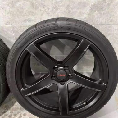 5 spoke Hellcat wheel and Nitto tires